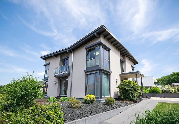 Foto Das Immobilienportal immowelt hat auch f�r dieses Jahr eine Rangliste der teuersten Wohnungen und H�user hierzulande pr�sentiert. Demnach wurde das kostspieligste Haus f�r knapp 30 Mio. Euro angeboten. Die luxuri�seste Wohnung gab es f�r knapp 16 Mio. Euro zu erwerben.