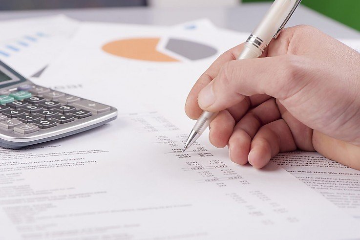 Foto Wer ein Haus baut oder eine Wohnung kauft, finanziert in der Regel den gr��ten Teil �ber ein Darlehen. Der Handelsblatt-Finanzierungsvergleich zeigt, wo es derzeit die besten Kredite gibt.