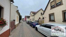 Ansicht2 ToFa: renovierungsbed�rftige Doppelhaush�lfte im Herzen von Budenheim