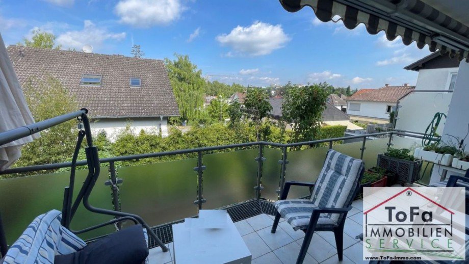 ger�umiger Balkon Doppelhaush�lfte Mainz