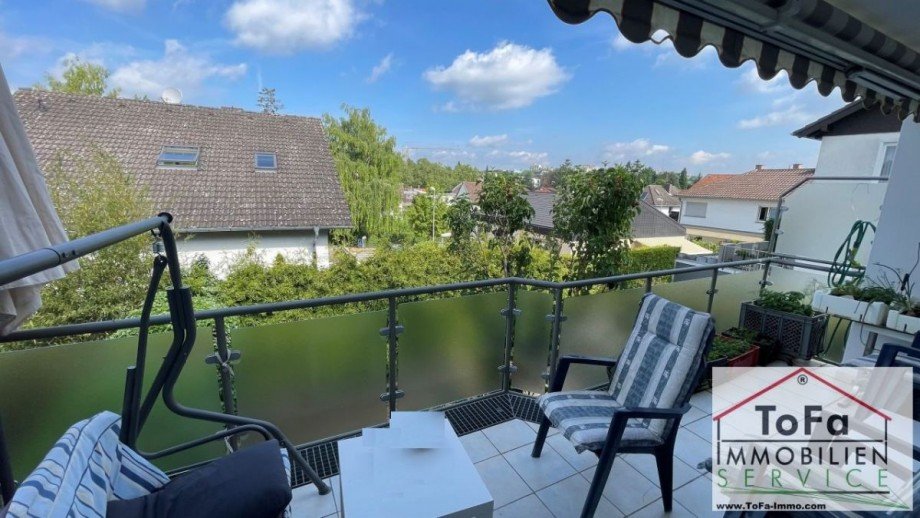 ger�umiger Balkon Doppelhaush�lfte Mainz
