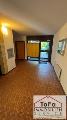 Eingangsbereich ToFa: sanierte Maisonettewohnung mit atemberaubenden Fernblick -  Garagenbox