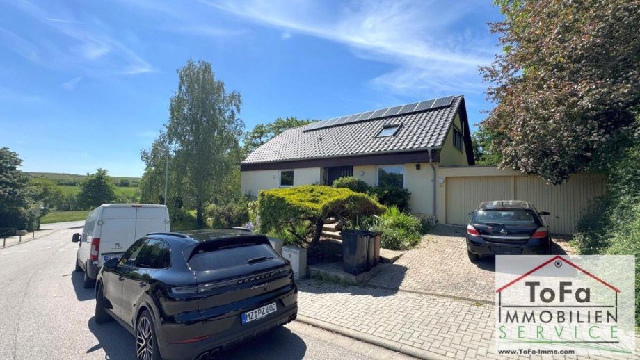 Haus von rechts Mehrfamilienhaus Zornheim