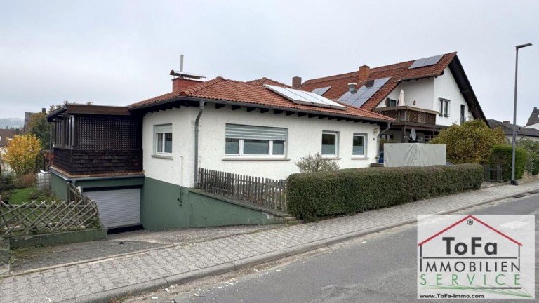 Ansicht von links Taunusstein-Bleidenstadt Einfamilienhaus ToFa: mit einem Feinschliff zum Traumhaus