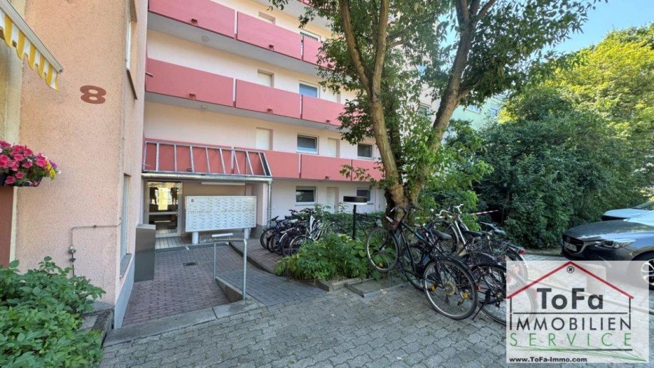 Eingangsbereich unten Etagenwohnung Mainz