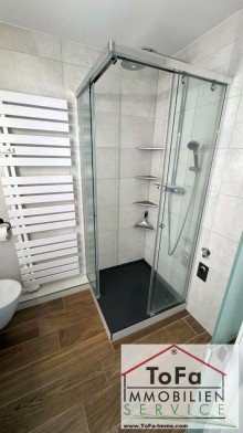Bad unten re ToFa: sanierte Maisonettewohnung mit atemberaubenden Fernblick -  Garagenbox