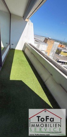 Balkon oben ToFa: sanierte Maisonettewohnung mit atemberaubenden Fernblick -  Garagenbox