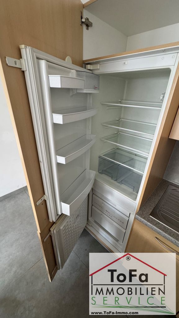 K�hlschrank mit Gefrierfach Dachgeschosswohnung Mainz