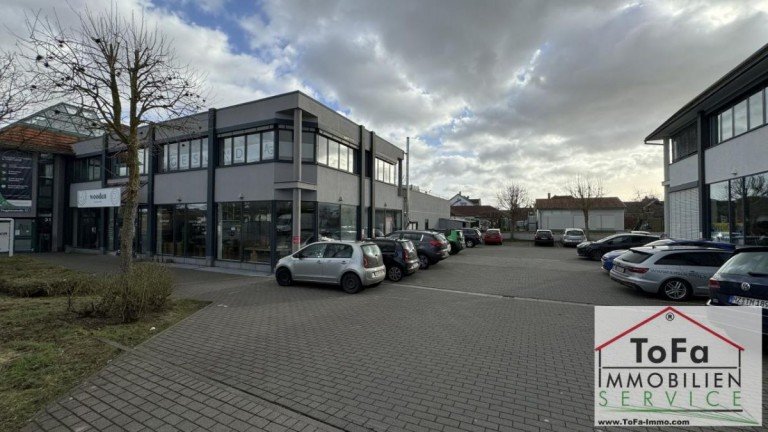 Au�en1 Mainz Ladenlokal ToFa: top Ladenfl�che mit mega Schaufensterfront und Parkpl�tzen vor der T�re