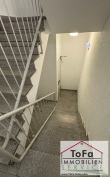 Zugang TG ToFa: nette, FREIE DG Maisonette Wohnung mit Dachterrasse und Blick �ber Mainz