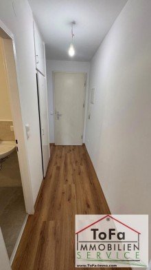 Flur   Eingangsbereich ToFa: frisch sanierte Balkonwohnung in toller Lage gegen�ber vom Rewe/Stra�enbahn