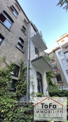 Balkonseite ToFa: herrliche 3 ZKBB mit zus�tzlichen Appartement/B�ro in zentraler Lage