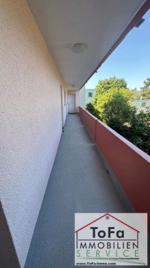 Zugang oben vorne ToFa: frisch sanierte Balkonwohnung in toller Lage gegen�ber vom Rewe/Stra�enbahn