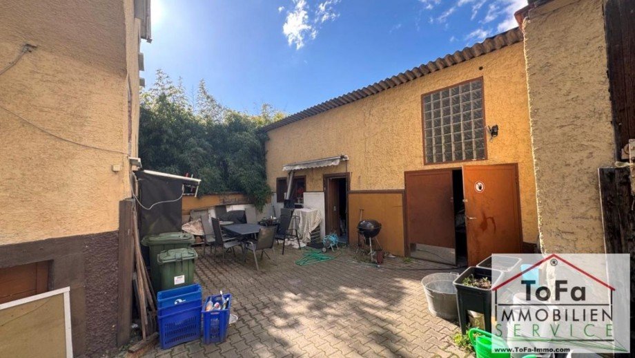 Hinter dem Wohnhaus Mehrfamilienhaus Angelbachtal