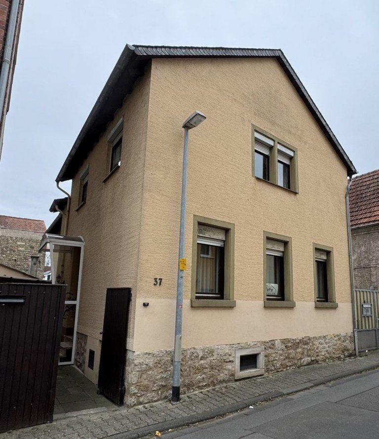 Au�enansicht Mainz Einfamilienhaus ToFa: ABRISS oder KERNSANIERUNG, es liegt an Ihnen...