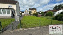 vorne ToFa: Baugrundst�ck mit bereits geplanter Doppelhaush�lfte