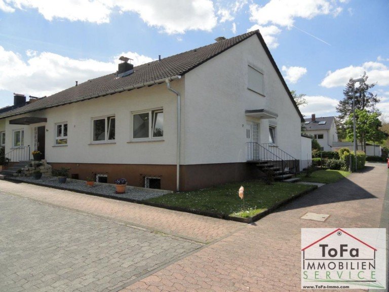 Ansicht von au�en links Mainz Reihenendhaus ToFa: Gro�z�giges und helles Reihenendhaus in begehrter Lage auf dem Lerchenberg