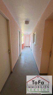 Zugang Seite ToFa: frisch sanierte Balkonwohnung in toller Lage gegen�ber vom Rewe/Stra�enbahn