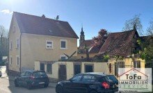 Au�enansicht rechts ToFa: ger�umiges Wohnhaus mit viel Nutzfl�che im Garten und zus�tzlich Platz f�r einen Neubau
