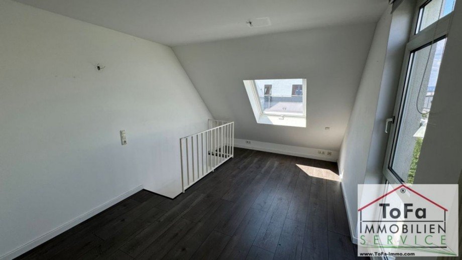 Zimmer oben Dachgeschosswohnung Mainz